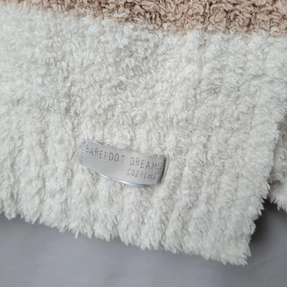 Barefoot‎ Dreams CozyChic Border Bar Stripe Throw Plush Blanket 51